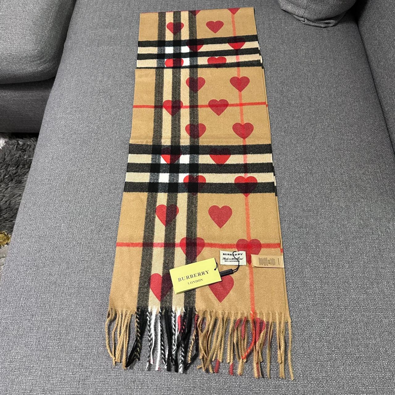 Burberry Burberry Heart Print Cashmere Scarf